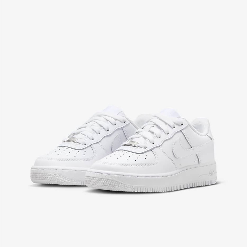 Nike Air Force 1 LE Size. 7Y
Big Kids' Shoes